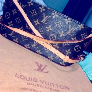 GENUINE LOUIS Vuitton Handbag RA1780-013